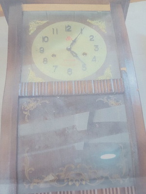 Clock analog table used like new