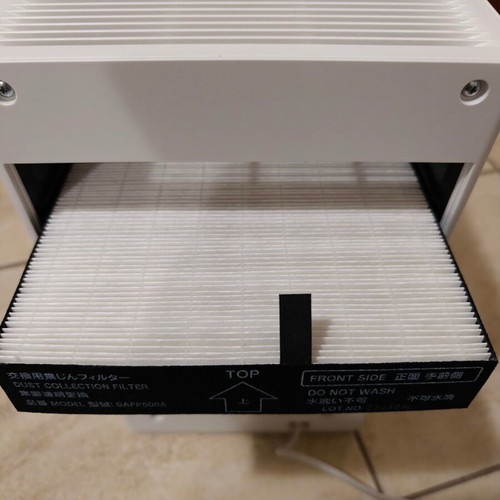 Daikin Air Purifier MC30Y like new with HEPA filter and deodorizer