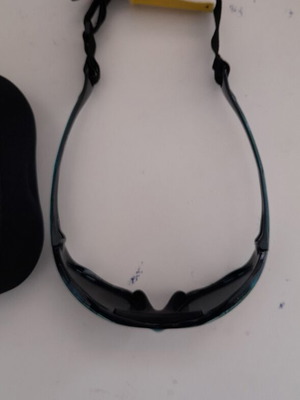 Γυαλιά ηλίου Ocean polarized σαν καινούργια, πολύχρωμα, με θήκη που επιπλέει