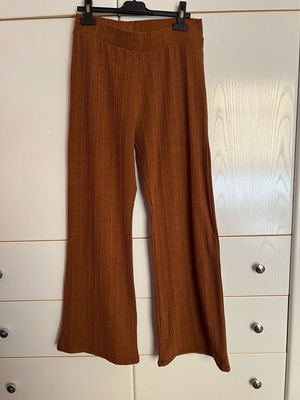 Knitted pants brown used, bell-bottom, slim fit