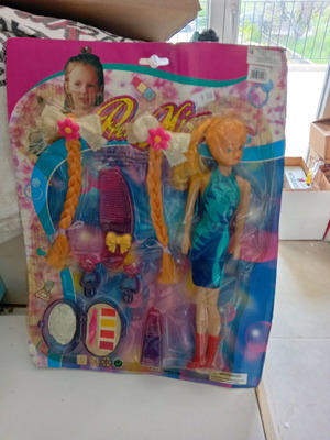 Pretty Miss doll new with beauty accessories
