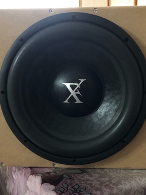 Subwoofer 12 inch like new, 1000w rms with 2+2 ohm box