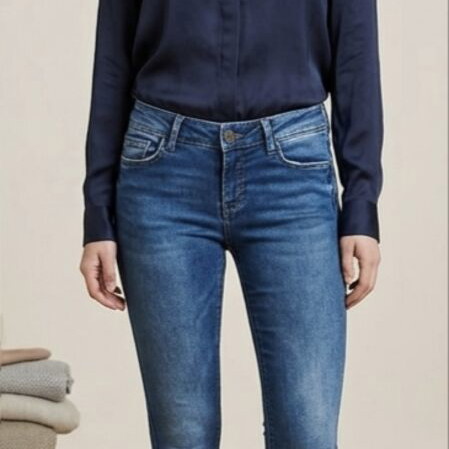 Branded women's jeans like new, various sizes and brands