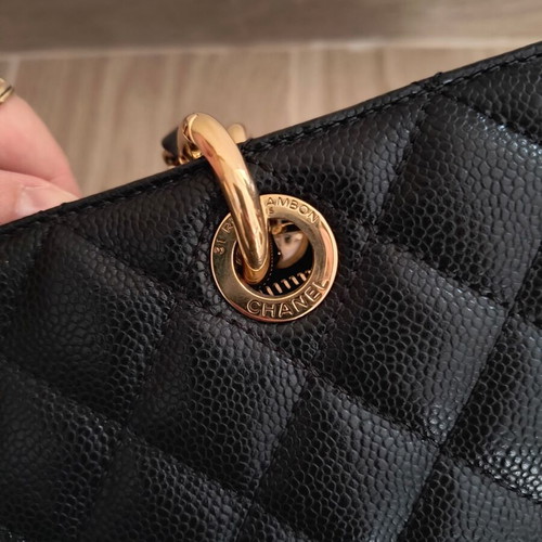 Chanel GST shoulder bag like new, black, Caviar leather