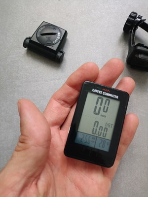 CatEye Commuter CC-COM10W wireless bicycle computer