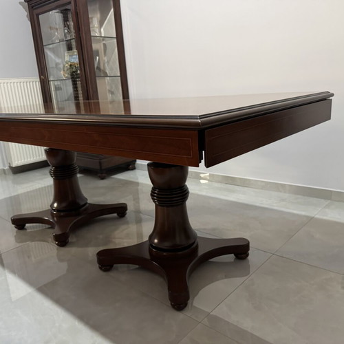 Italian dining table like new with herringbone veneer and walnut, 200x100 cm