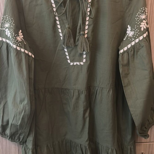 Zara dress new, green with embroidered sleeves, size M