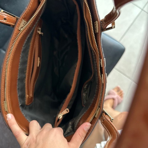 Bag in excellent condition, quite large, durable