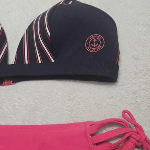 Tommy Hilfiger bikini top size L like new with matching bottom