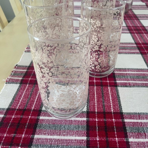 5 water glasses