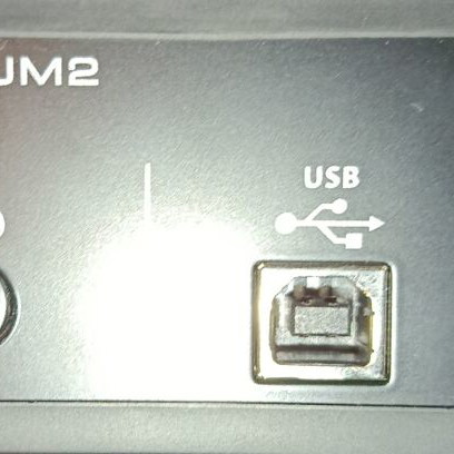 Behringer Uforia UM2 audio interface like new