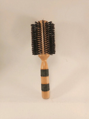 Round large wooden hairbrush like new