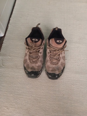 Salomon hiking shoes, beige, size 42
