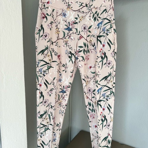 Floral suit like new with 3/4 sleeve and chino pants