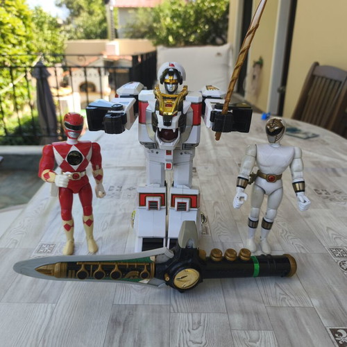 Power Rangers figures and accessories set used