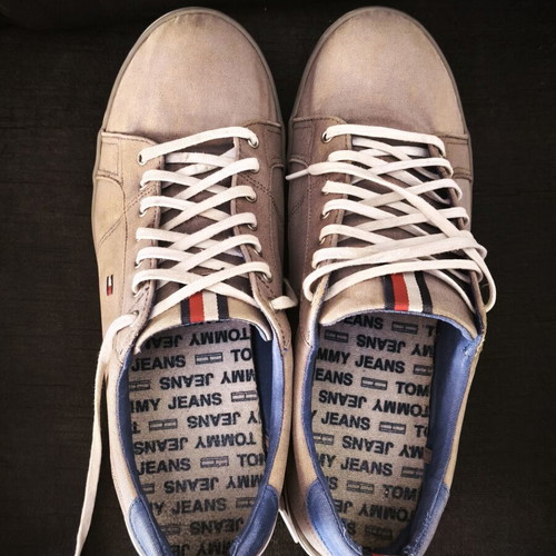 Tommy Hilfiger sneakers like new, size 45, beige