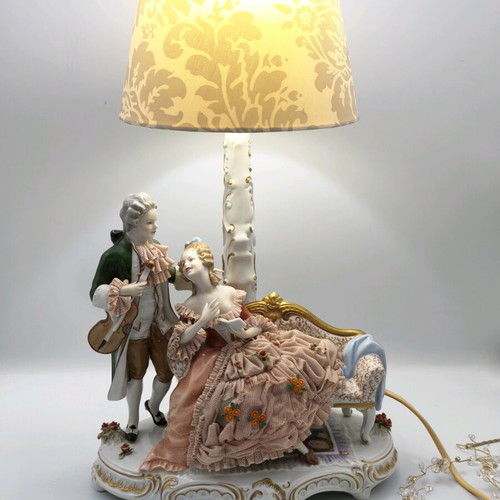 Unterweissbach large collector's composition table lamp used