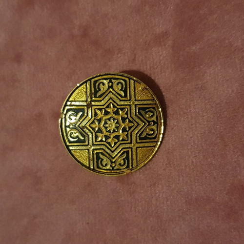 Vintage 50s damascene pin like new, 24k gold plated