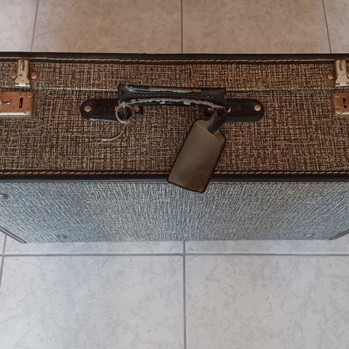 Vintage suitcase, no keys, 60×37×17 cm