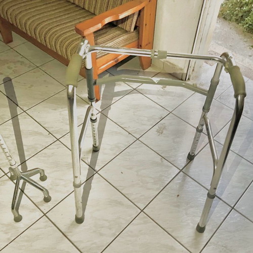 Folding Walking Frame new, foldable and collapsible