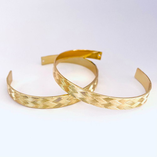 Gold bracelet with texture new, elegant Greek design