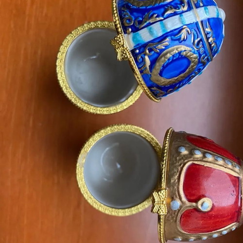 Decorative eggs new with base 12cm