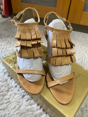 Heeled sandals like new, brown, size 40