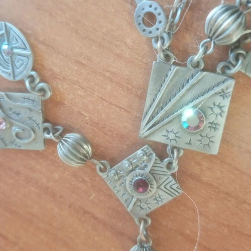 Jewelry set earrings and necklace new with pink stone and silver color