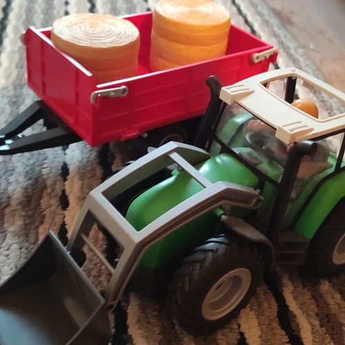 Playmobil tractor used in good condition