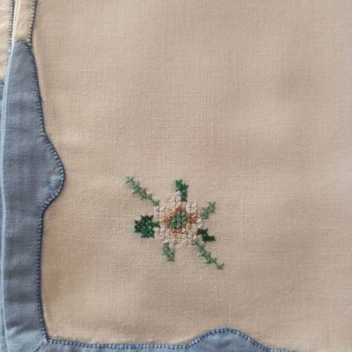 Napkins new, pack of 8, 27x27 cm, machine embroidery