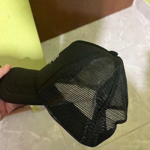 Paris hat new, very good quality