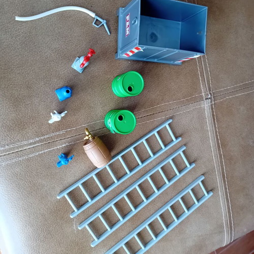 Playmobil gas station construction accessories like new