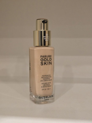 Guerlain Parure Gold Skin Rejuvenating Radiance Foundation like new, 20ml, SPF 20