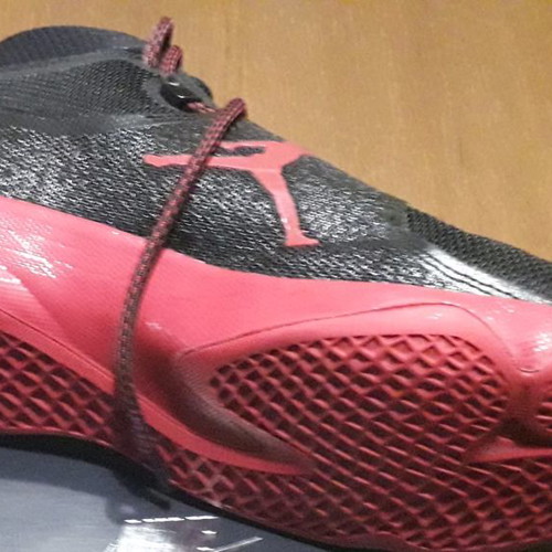 Nike Jordan basketball shoes like new, size 42.5 with box