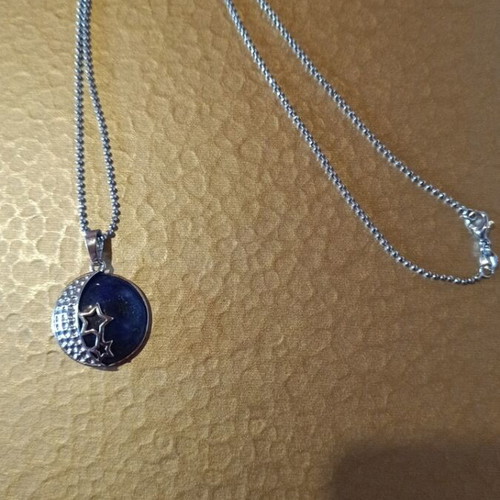 Necklace with Petroula like new, multicolored