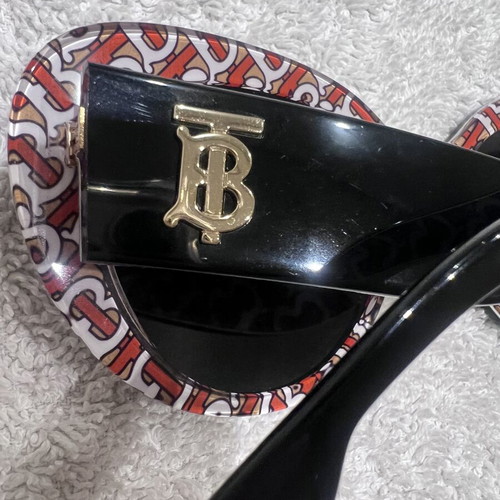 Burberry sunglasses rare model