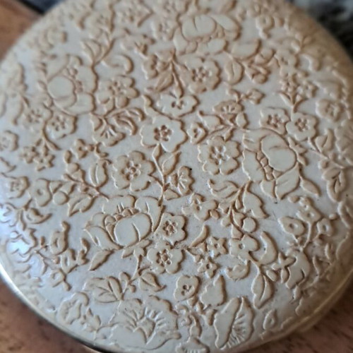 Avon vintage powder from the 70s used in good condition