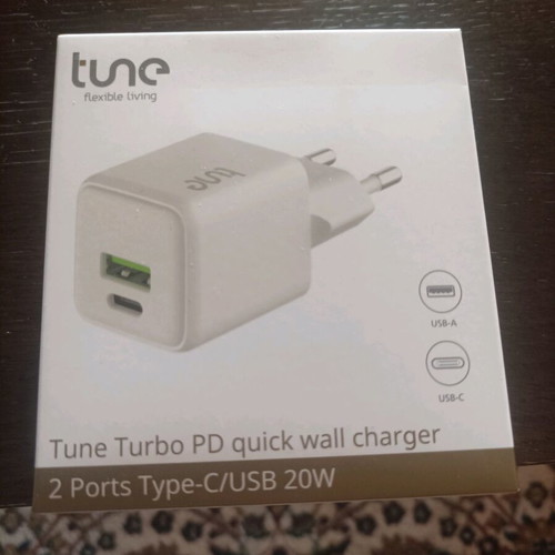 Tune wall charger USB-C to Lightning 20W 1.5m new, white