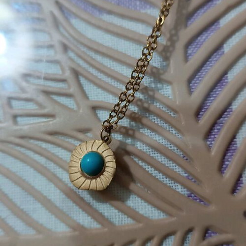 Steel necklace new gold with blue stone, length 45cm