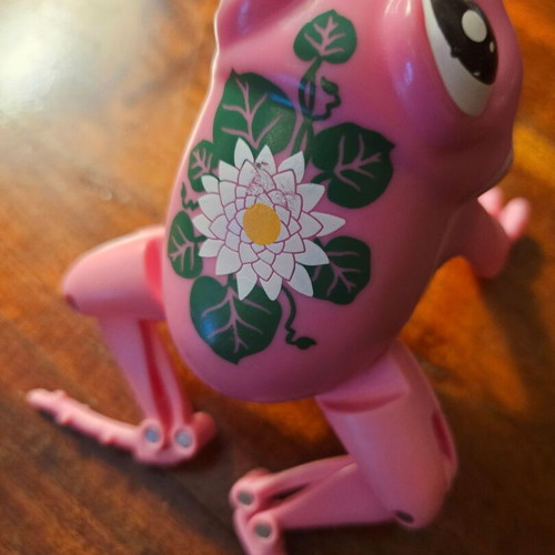 Jumping Frog Toy like new