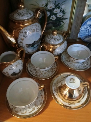 Bavaria coffee set like new with 4 cups and saucers