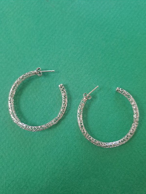 Filigree silver earrings like new, 3cm diameter
