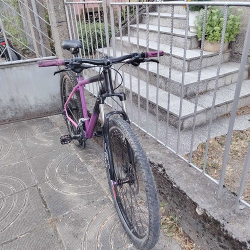 Sprint 29" mountain bike with disc brakes and front suspension
