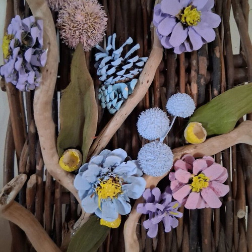 Handmade wall decor new, 20×40cm, with pine cones and driftwood