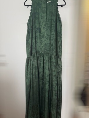 Σατέν φόρεμα Karavan σαν καινούργιο, πράσινο, μέγεθος Small/Medium