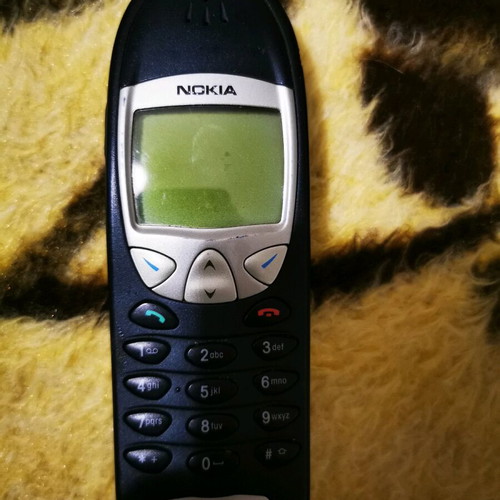 Nokia 6210 collectible used functional with charger