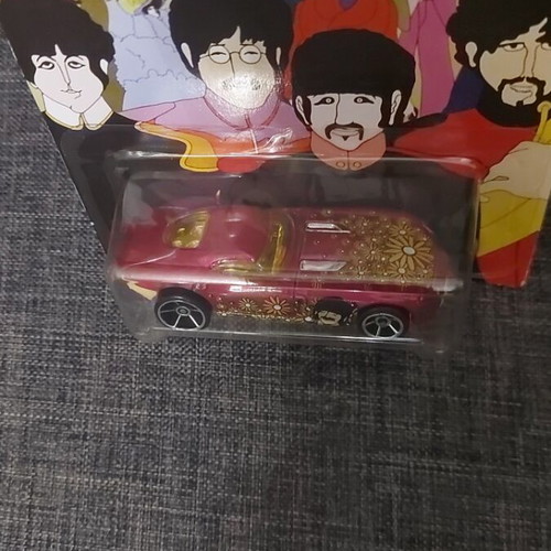 Hot Wheels Ringo Starr Fast Felon The Beatles Yellow Submarine 2016 new