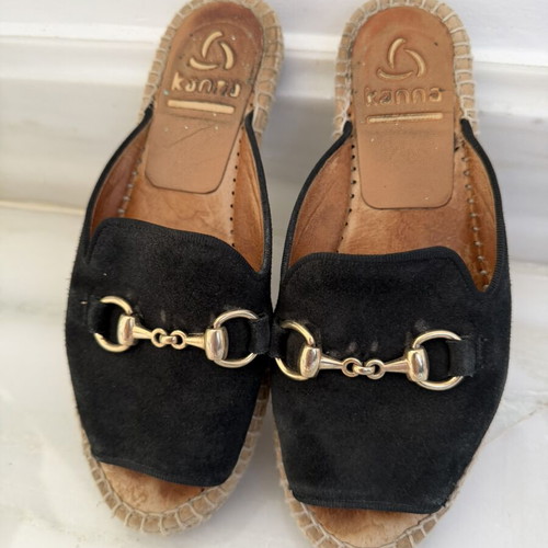 Kanna leather black mule slippers like new, size 37