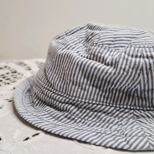 Baby hat striped blue light blue white like new