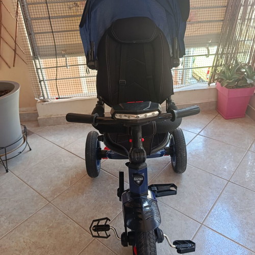 Byox Tornado tricycle like new, sturdy and comfortable